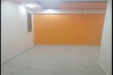 Room in 2 BHK Builder Floor at Vrindavan Garden – for Sale