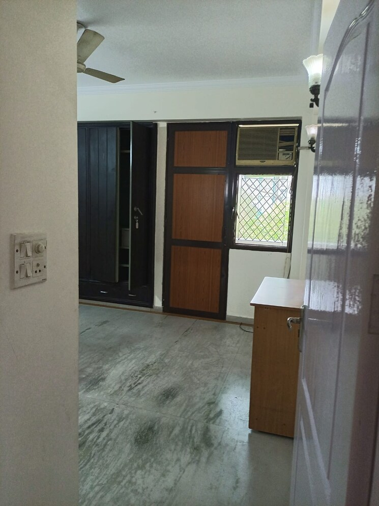 Room, sector 11 dwarka 3 Bedroom 1500 Sq.Ft. Apartment In Sector 11 Dwarka Delhi 8620766