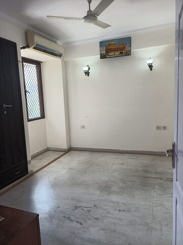 Room in 3 BHK Apartment at Sector 11 Dwarka – for Rent