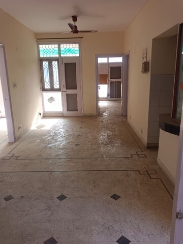 Room in 3 BHK Apartment at Prangan Apartments, Sector 62 – for Rent