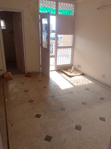 Room in 3 BHK Apartment at Prangan Apartments, Sector 62 – for Rent