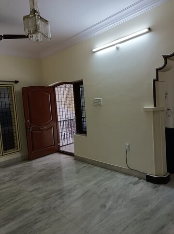 Room in 2 BHK Builder Floor at Hsr Layout – for Rent