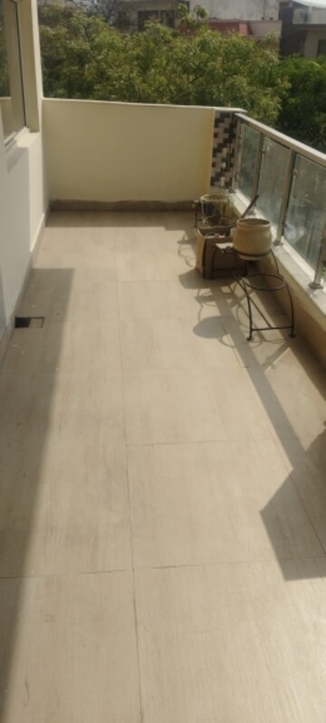 Balcony in 2 BHK Builder Floor at Sector 47 – for Rent