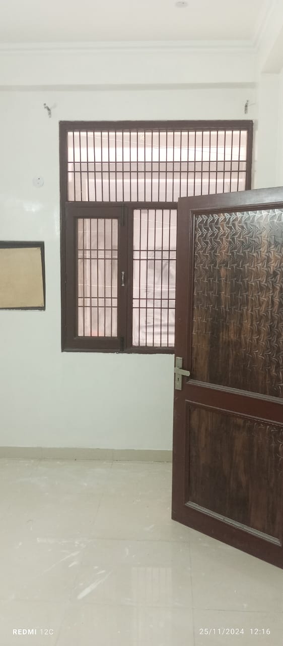 3.5 BHK + Pooja Room,Servant Room,Study Room,Extra Room Independent House For Rent in Sector 55