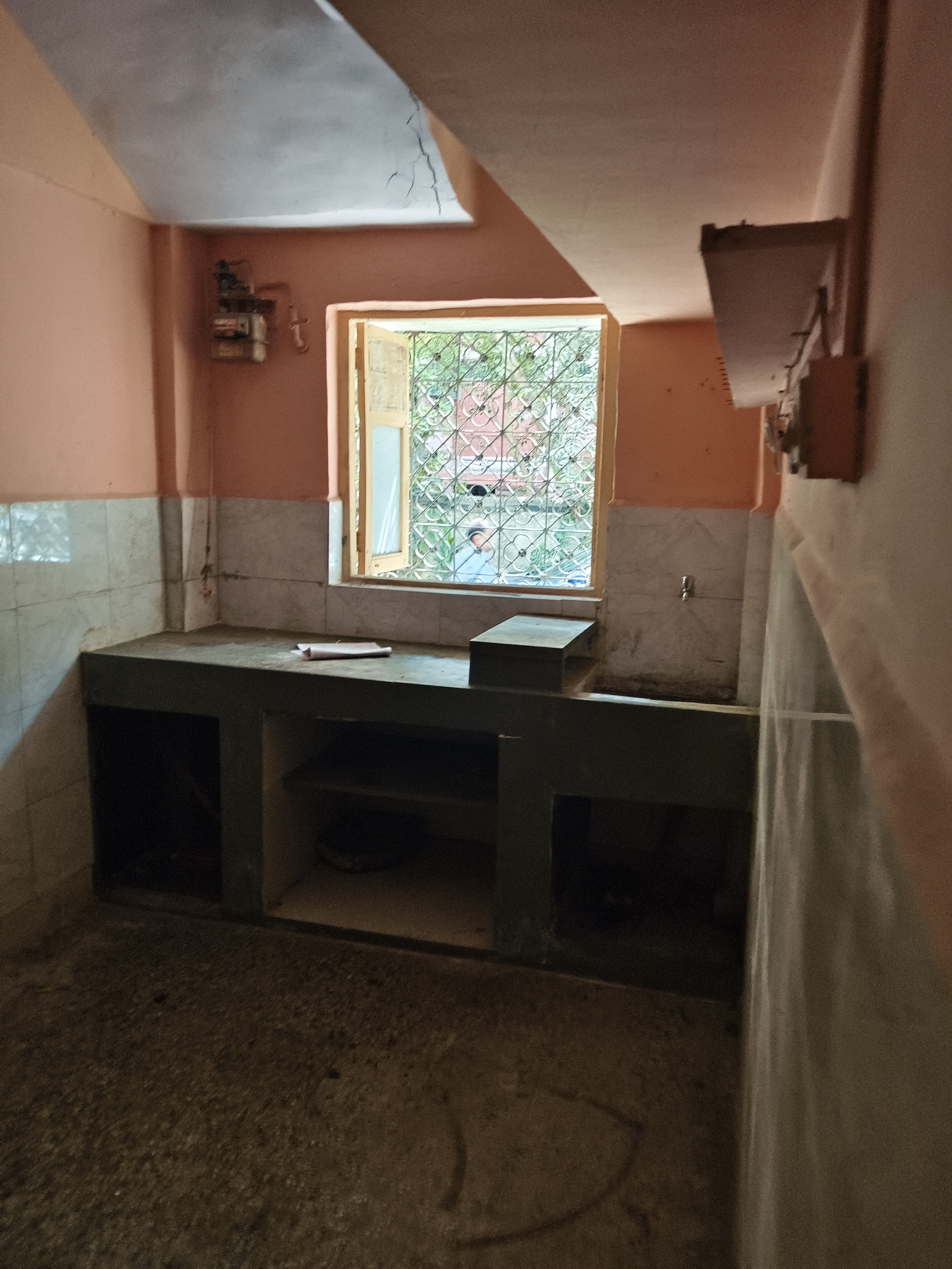 1 RkApartment For Rent in Vile Parle West