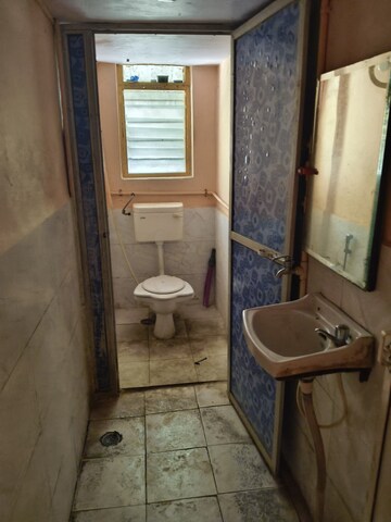 Bathroom in 1 RK Apartment at Vile Parle West – for Rent