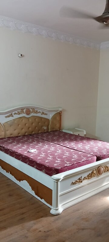 Bedroom in 3.5 BHK Independent House at Sector 55 – for Rent