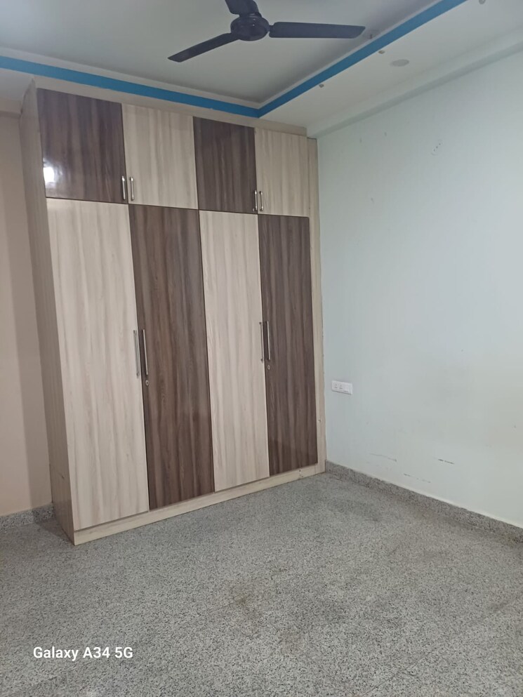 Room, sector 51 3.5 Bedroom 2610 Sq.Ft. Independent House In Sector 51 Noida 8621188