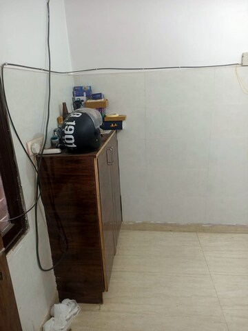Kitchen in 2 BHK Builder Floor at Sector 40 – for Rent