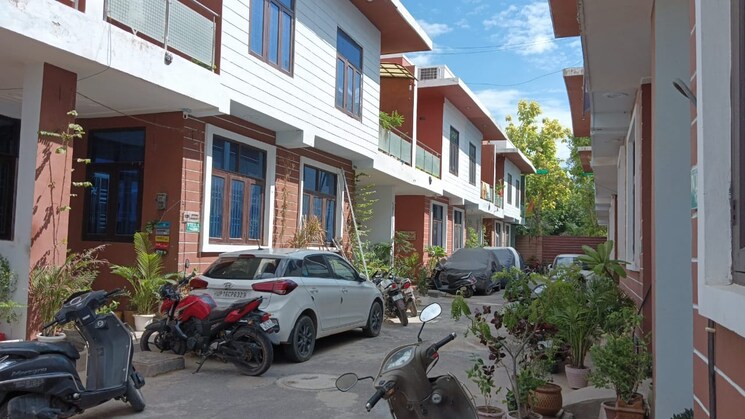 Exterior View, alpha 1 greater noida 3 Bedroom 1500 Sq.Ft. Villa In Alpha 1 Greater Noida Greater Noida 8621239