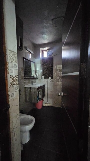 Bathroom in 3 BHK Apartment at Sector 10 Dwarka – for Rent