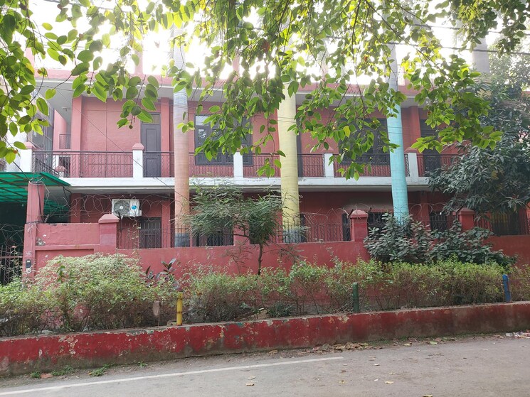 Exterior View, vasundhara sector 5 5 Bedroom 375 Sq.Yd. Independent House In Vasundhara Sector 5 Ghaziabad 8620876