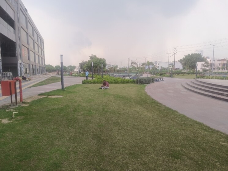 Garden, aditya-family-hub Commercial Shop 600 Sq.Ft. In Sector 2 Wave City Ghaziabad 8621636