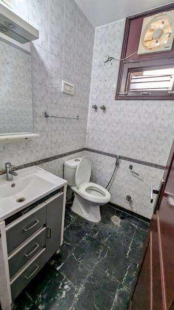 Attached Bathroom in 3 BHK Apartment at Sector 4 Dwarka – for Rent