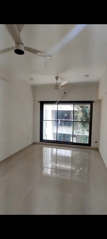 Room in 2 BHK Apartment at Vile Parle East – for Rent