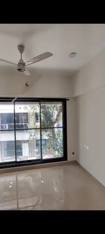 Room in 2 BHK Apartment at Vile Parle East – for Rent