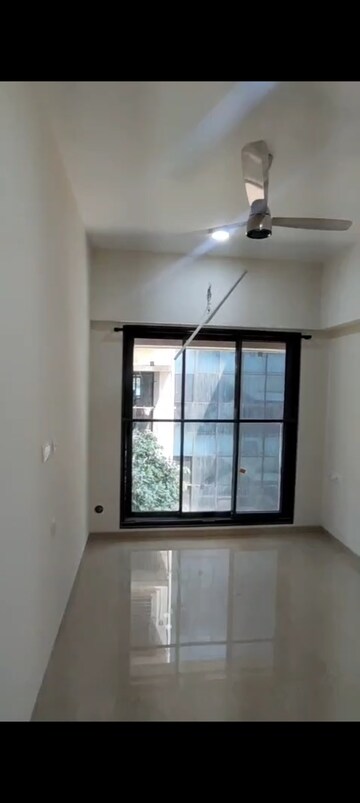 Room in 2 BHK Apartment at Vile Parle East – for Rent