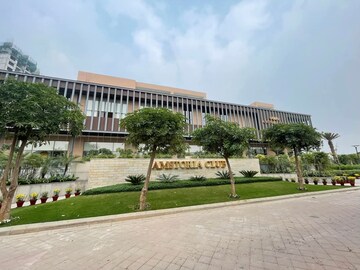 4 BHK Builder Floor – Exterior View View at BPTP Amstoria, Sector 102 - for Rent