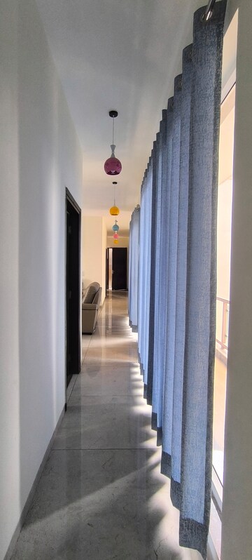 Building Lobby in 4 BHK Builder Floor at BPTP Amstoria, Sector 102 – for Rent