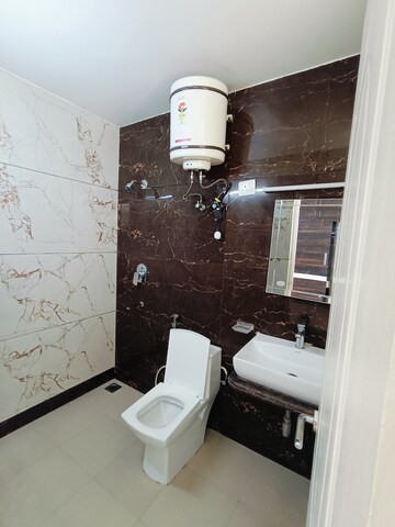 2 BHK Apartment For Rent in Shree Vardhman Mantra, Sector 67