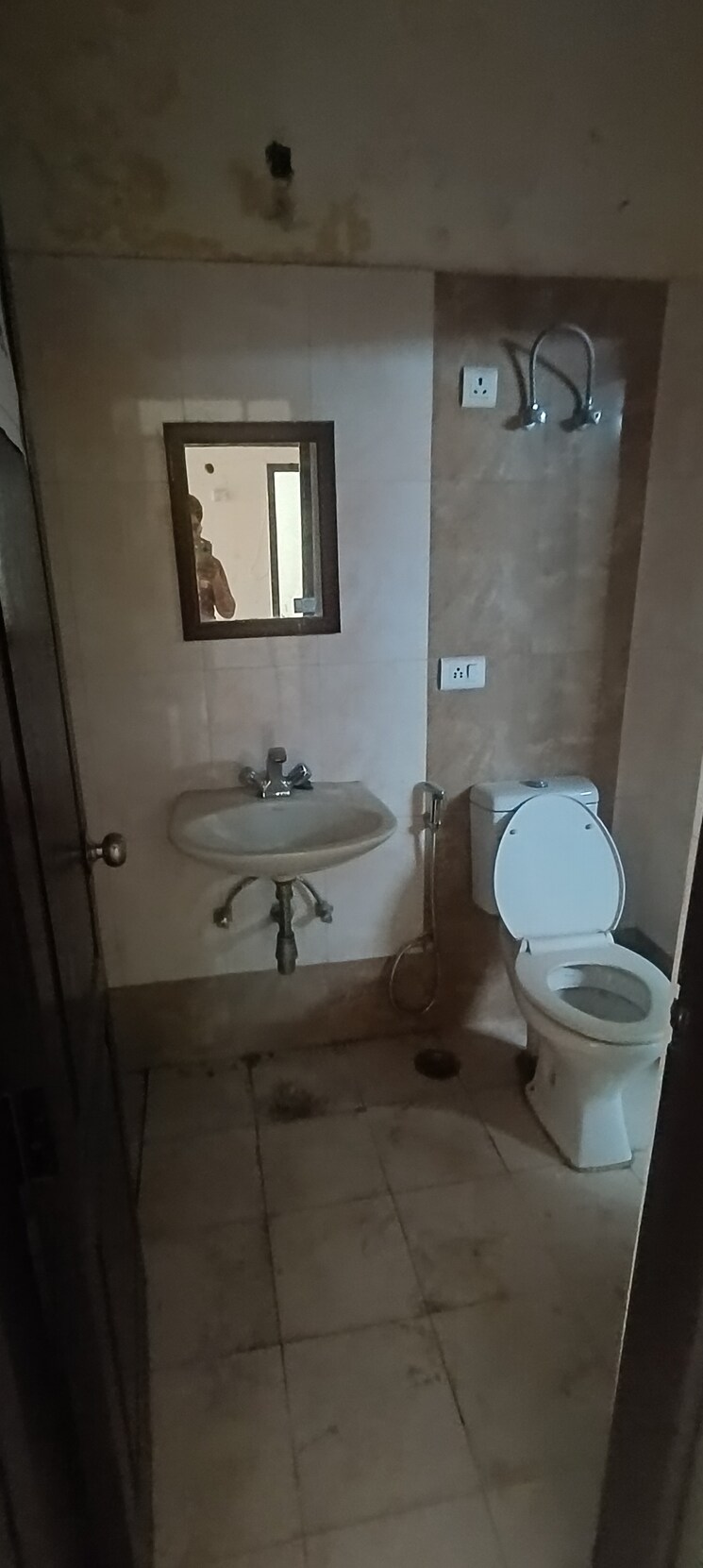 Bathroom, aditya-world-city-residences 2.5 Bedroom 1377 Sq.Ft. Builder Floor In Shahpur Bamheta Ghaziabad 8621690