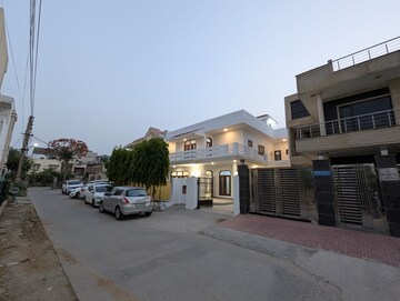 5 BHK Independent House – Exterior View View at Sector 14 - for Rent