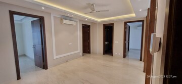 Room in 4 BHK Builder Floor at Safdarjung Enclave – for Rent