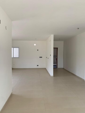 Room in 4 BHK Apartment at Casagrand Boulevard, Hennur Road – for Sale