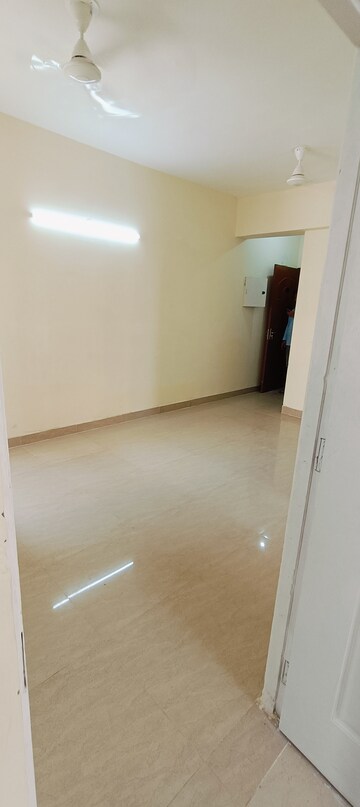 Room in 2 BHK Apartment at Shree Vardhman Mantra, Sector 67 – for Rent