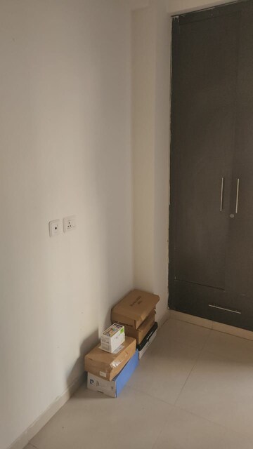 Furnished Amenities in 3 BHK Apartment at Prateek Wisteria, Sector 77 – for Rent