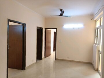 Room in 4 BHK Apartment at Kbnows Apartment, Sector 16 Greater Noida – for Rent