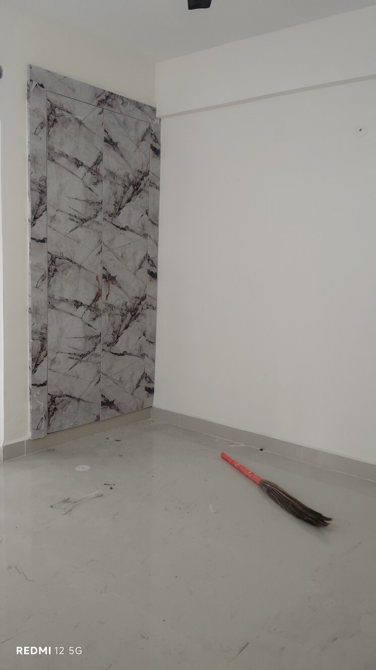 Room, paras-tierea 2 Bedroom 825 Sq.Ft. Apartment In Sector 137 Noida 8621717