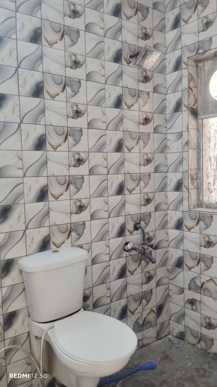 Bathroom, paras-tierea 2 Bedroom 825 Sq.Ft. Apartment In Sector 137 Noida 8621717