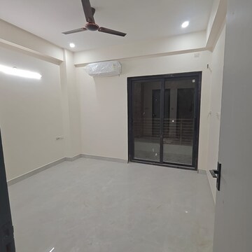 Room in 2 BHK Builder Floor at Sector 21 – for Rent