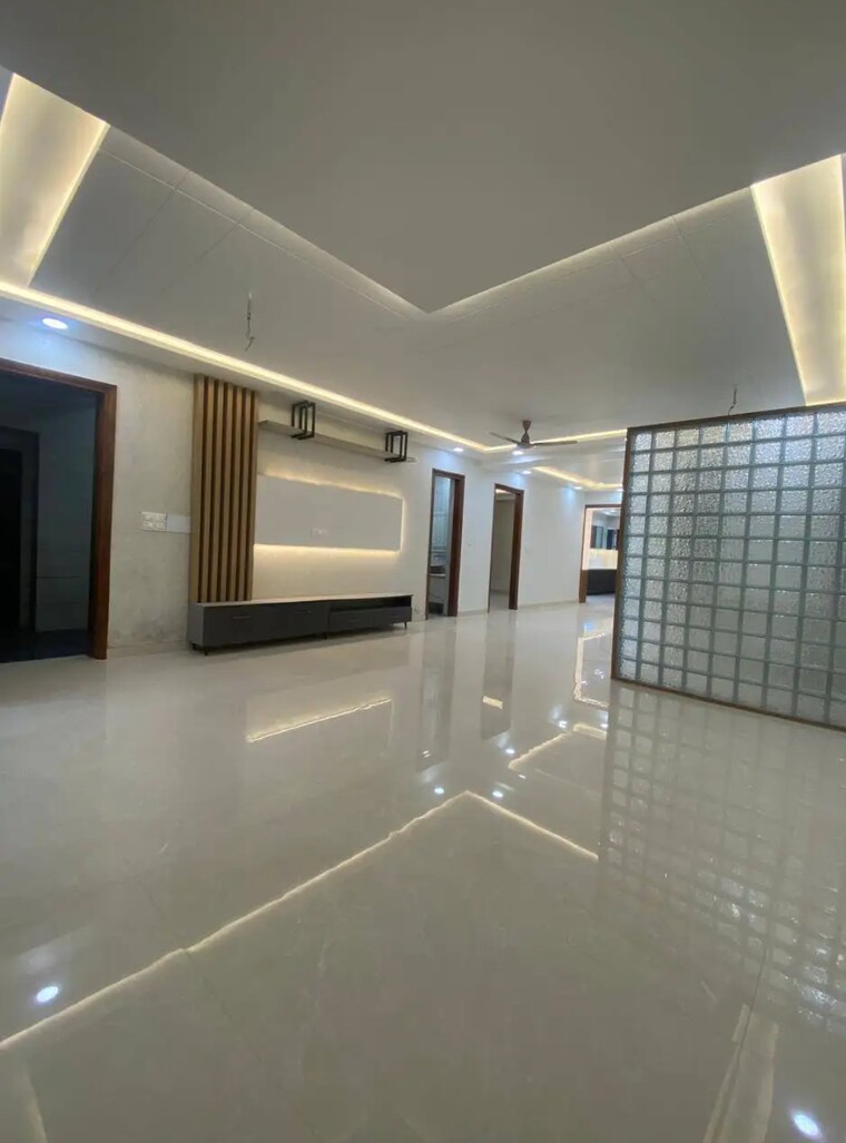 Room, sector 135 3 Bedroom 1275 Sq.Ft. Builder Floor In Sector 135 Noida 8621809