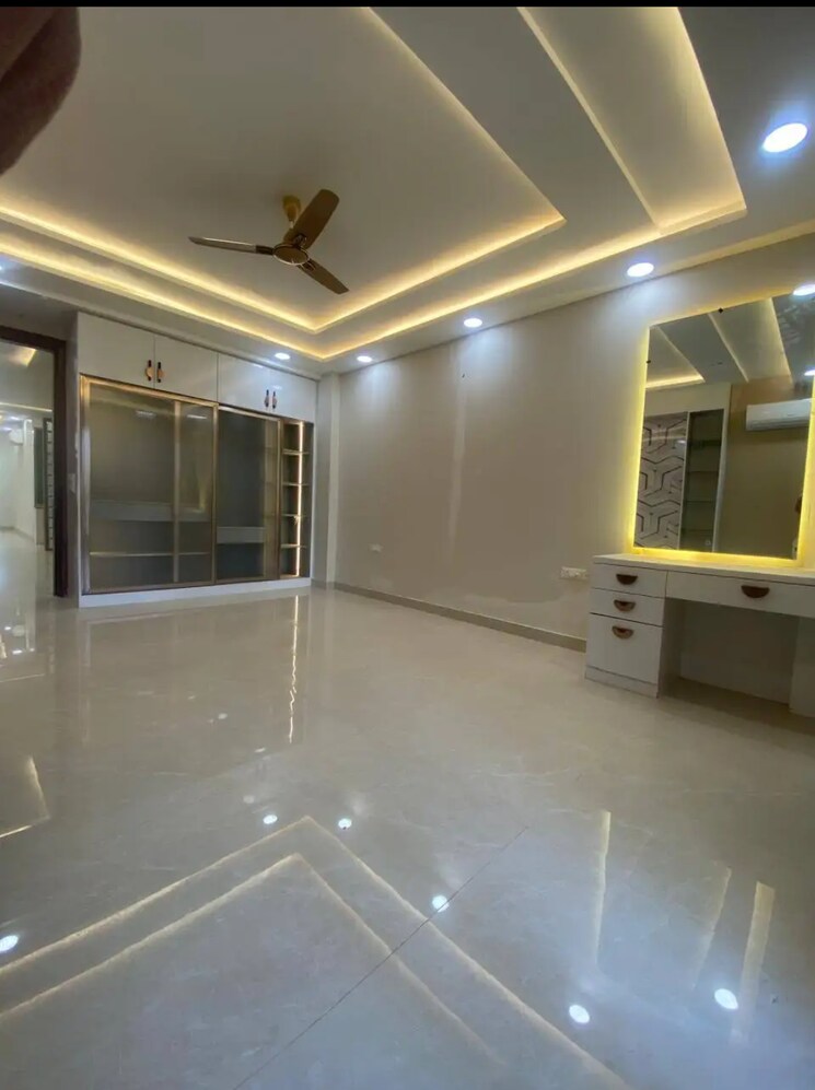 Room, sector 135 3 Bedroom 1275 Sq.Ft. Builder Floor In Sector 135 Noida 8621809