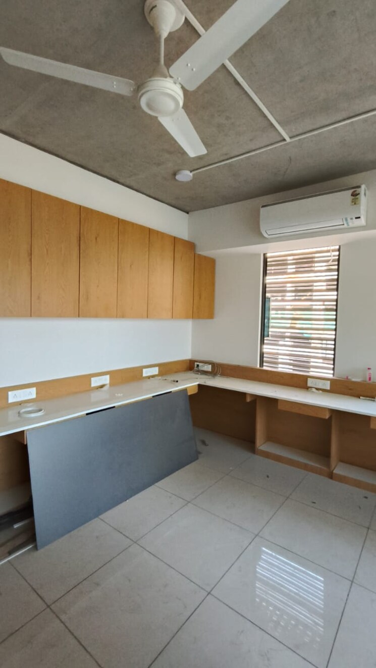 Team Area, rajyash-the-retail-park Commercial Office Space 1000 Sq.Ft. In Bopal Ahmedabad 8621796