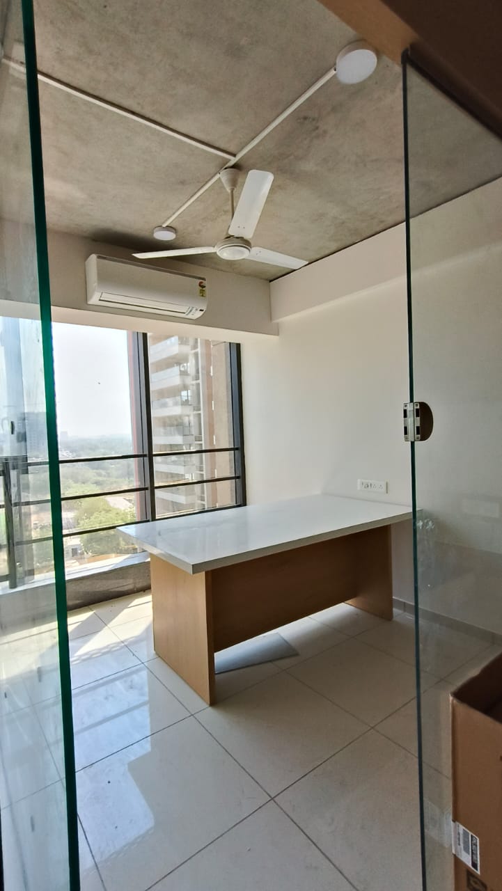 Office Space For Rent in Rajyash The Retail Park