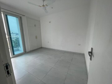 Room in 2 BHK Apartment at DAH Greentech NX Avenue, Tech Zone 4 Greater Noida – for Rent