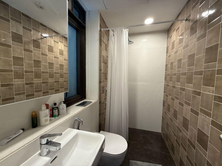 Bathroom, lodha-the-park 3 Bedroom 1090 Sq.Ft. Apartment In Worli Mumbai 8621824