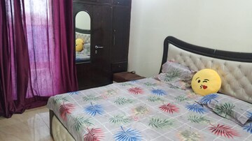 Room in  Pg at Vartak Nagar – for Rent