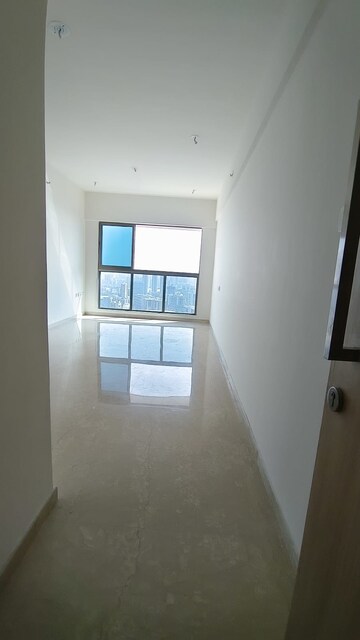 2.5 BHK Apartment For Rent in Bharat Arize, Goregaon West