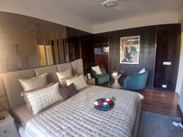 Bedroom in 2 BHK Apartment at DLF Regency Park I, Dlf Phase iv – for Rent