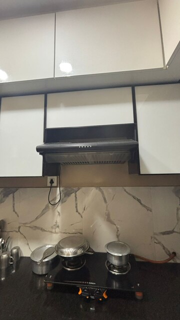 Furnished Amenities in 2 BHK Apartment at Hubtown Palmrose, Andheri East – for Rent