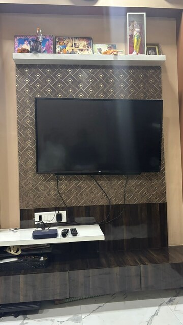 Furnished Amenities in 2 BHK Apartment at Hubtown Palmrose, Andheri East – for Rent