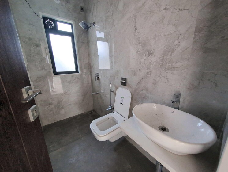 Bathroom, sugee-samruddhi 3 Bedroom 1547 Sq.Ft. Apartment In Shivaji Park Mumbai 8621913