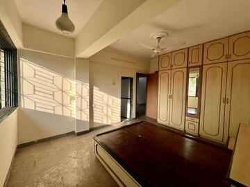 Room in 2 BHK Apartment at Azad Nagar – for Rent
