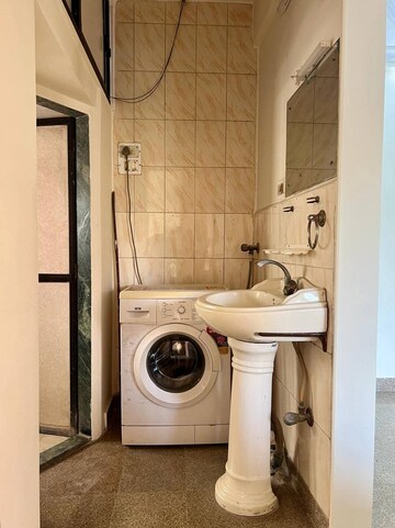 Bathroom in 2 BHK Apartment at Azad Nagar – for Rent