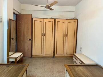Bedroom in 2 BHK Apartment at Azad Nagar – for Rent