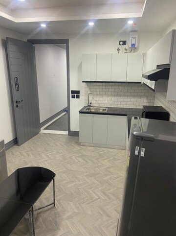 Kitchen in 1 BHK Apartment at DLF Building 10, Dlf Phase ii – for Rent